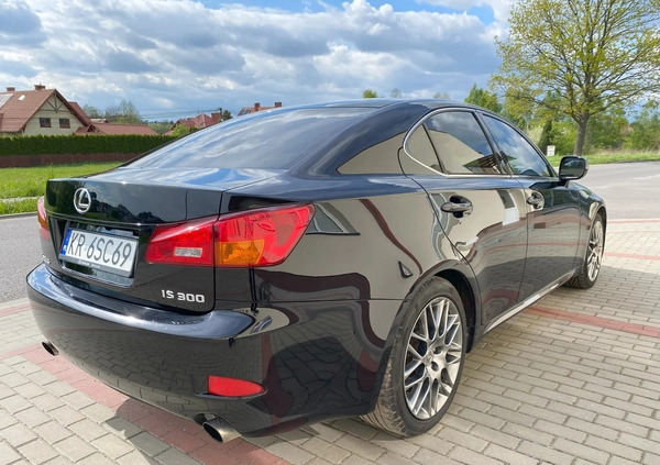 Lexus IS cena 34000 przebieg: 169000, rok produkcji 2006 z Ścinawa małe 154